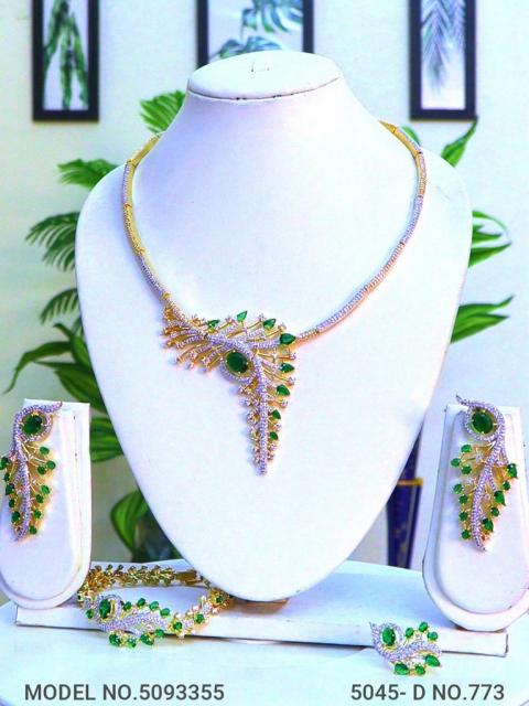 Statement Necklaces in Trend
