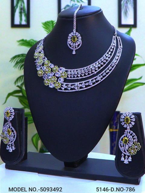 Statement Necklaces in Trend