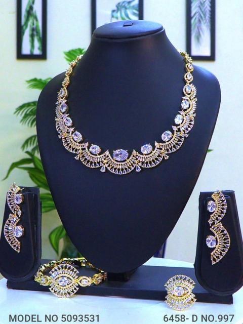 When Glamour meets Art !