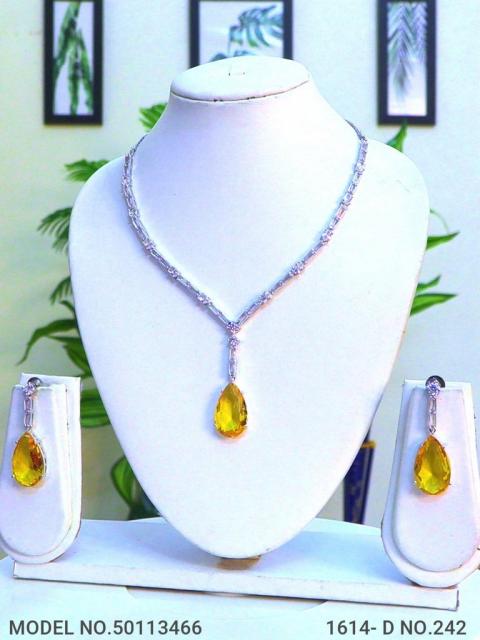 eye catchy Necklace set