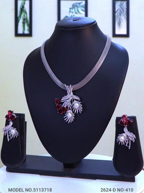 Traditional Pendant in Trend