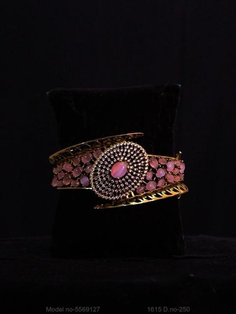 Glam Loop Bracelet
