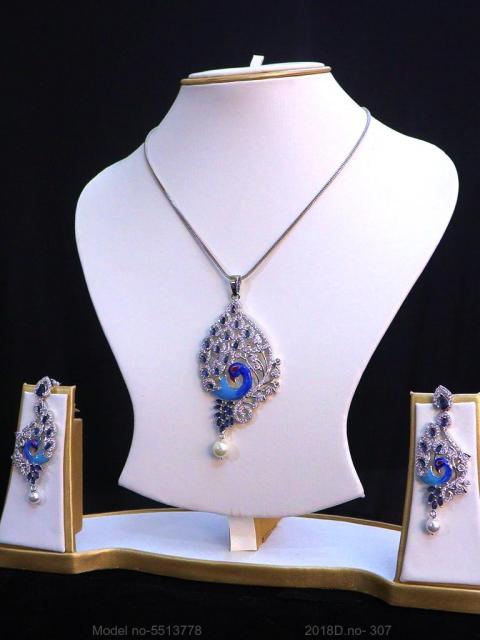 Gorgeous Pendants for Parties