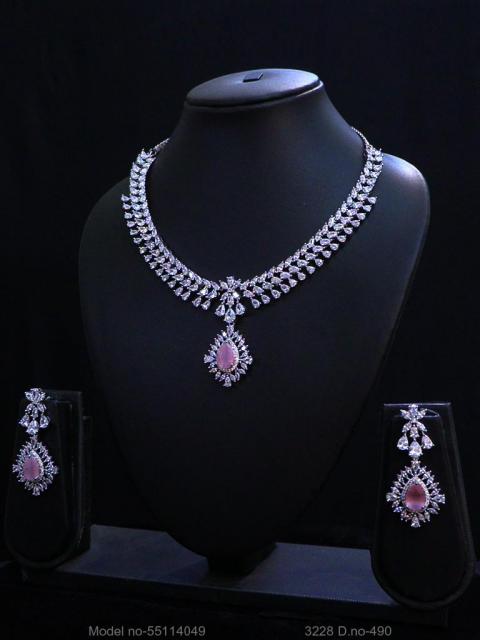 Ideal Necklace Set for Wedding Jewelry Occasions