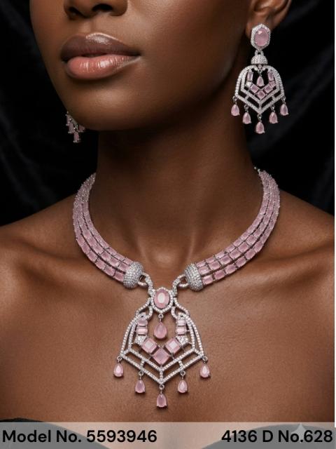 Traditional Necklaces in Trend