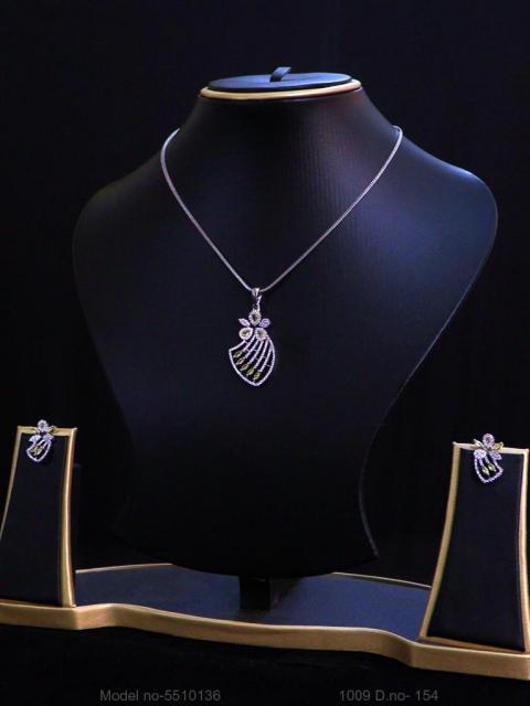 Traditional Pendant in Trend