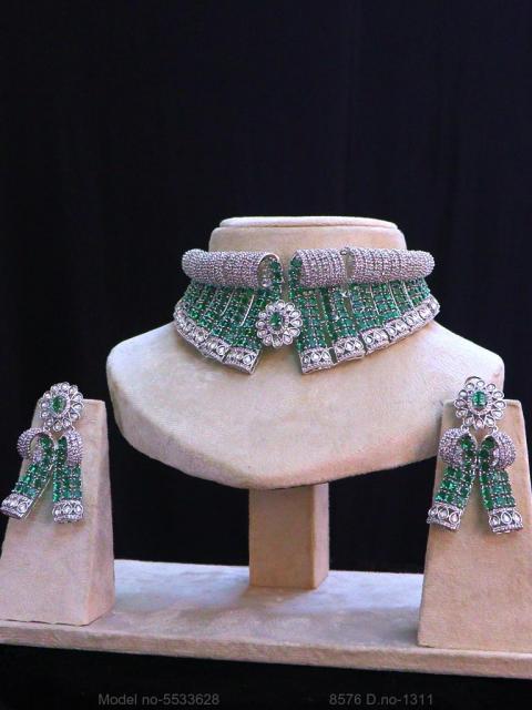 Necklace Set with Classic earrings