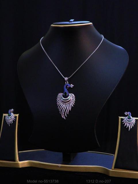Traditional Pendant in Trend