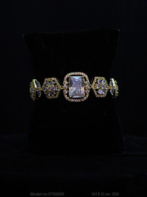 Classy Line Bracelet