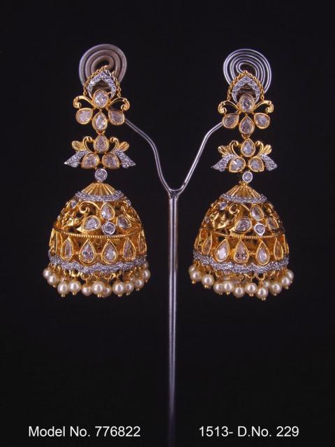 Zircon Earrings can be a Gift