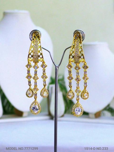 Zircon Earrings can be a Gift