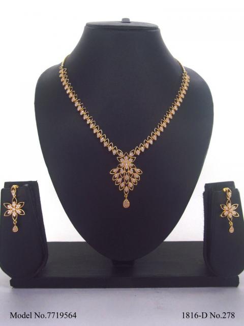 eye catchy Necklace set