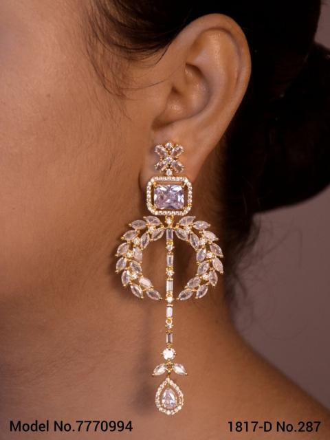 Zircon Earrings can be a Gift