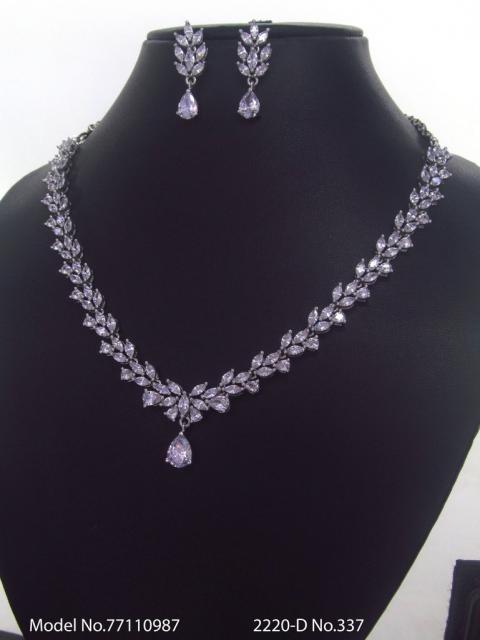 Light weighted CZ Necklace Set