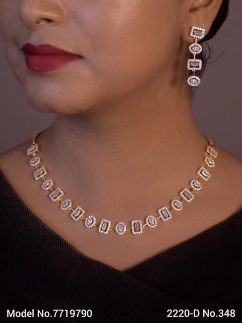 Fine Fashion Classic Necklace Set