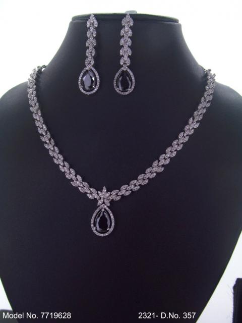 Light weighted CZ Necklace Set