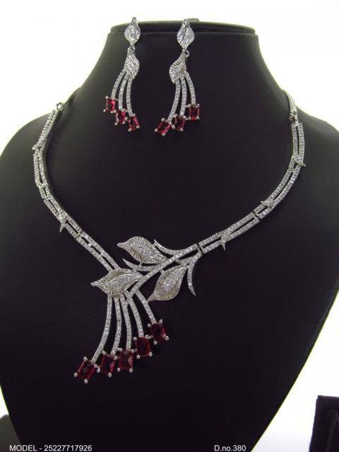 eye catchy Necklace set