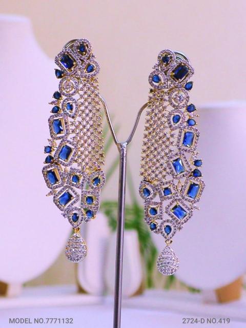 Zircon Earrings can be a Gift