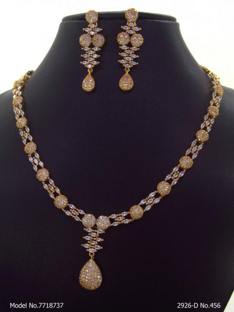 Fine Fashion Classic Necklace Set