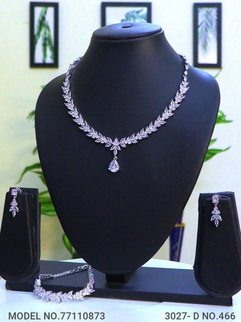 Classic Cz Jewelry Set with Earrings