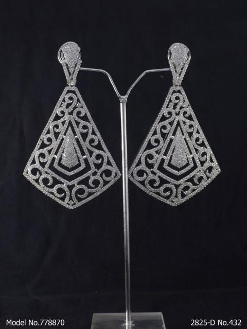 Zircon Earrings can be a Gift