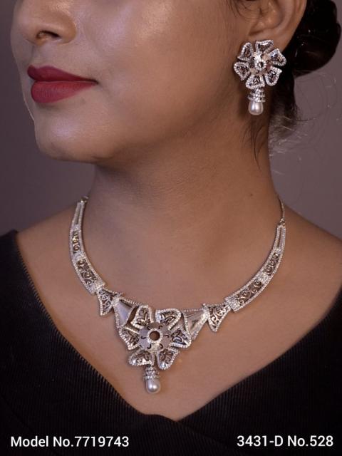 Classical Yet Trendy | Jewelry Set