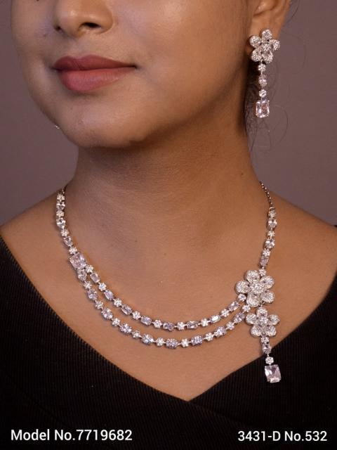 Fine Fashion Classic Necklace Set