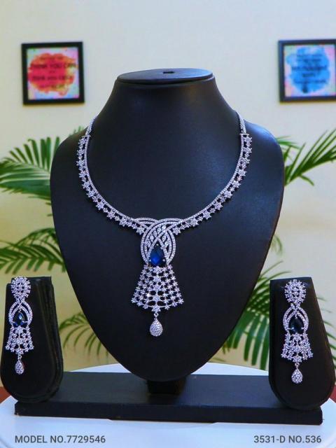 Fine Fashion Classic Necklace Set