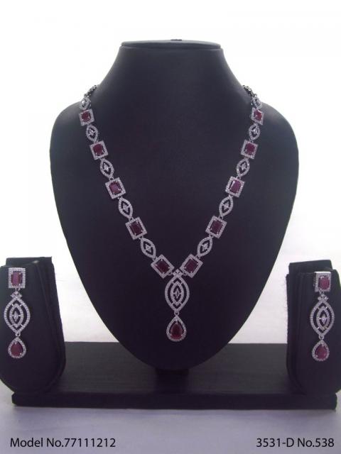 Fine Fashion Classic Necklace Set