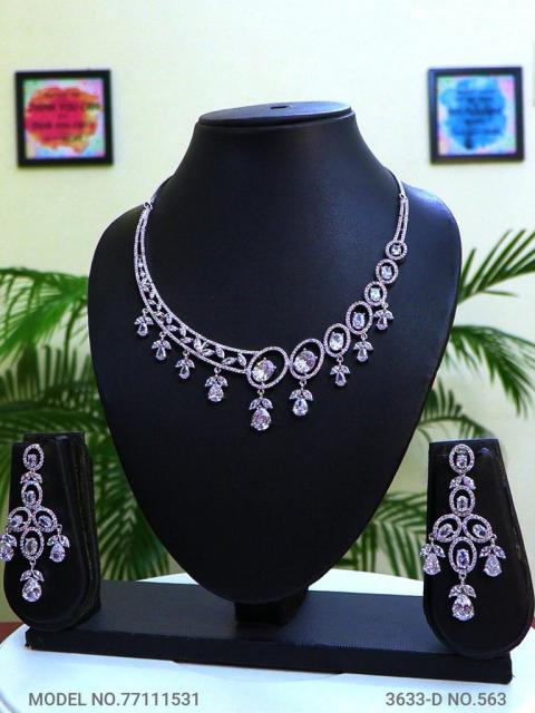 Fine Fashion Classic Necklace Set