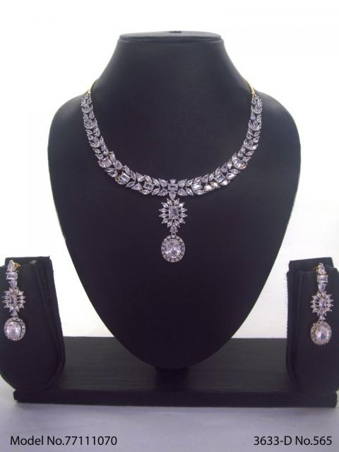 Necklace Set crafted for bold Women