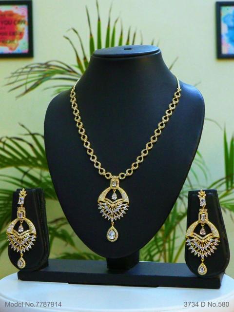 Fine Fashion Classic Necklace Set