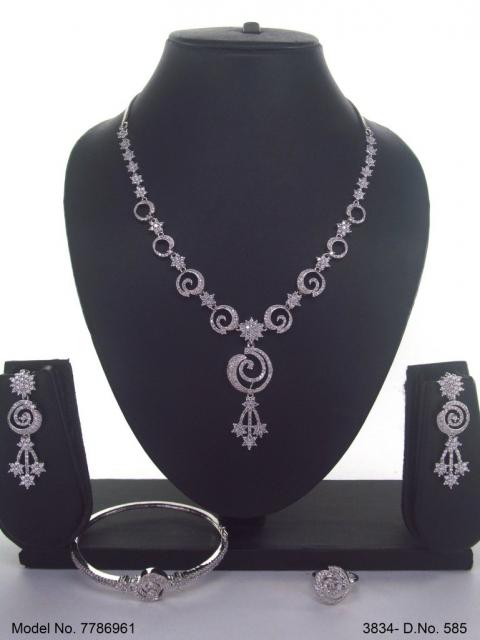 Fine Fashion Classic Necklace Set