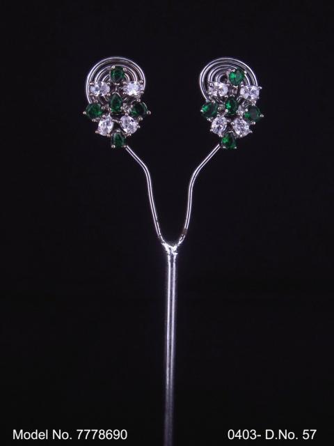 Daily wear diamond studs at wholesale price