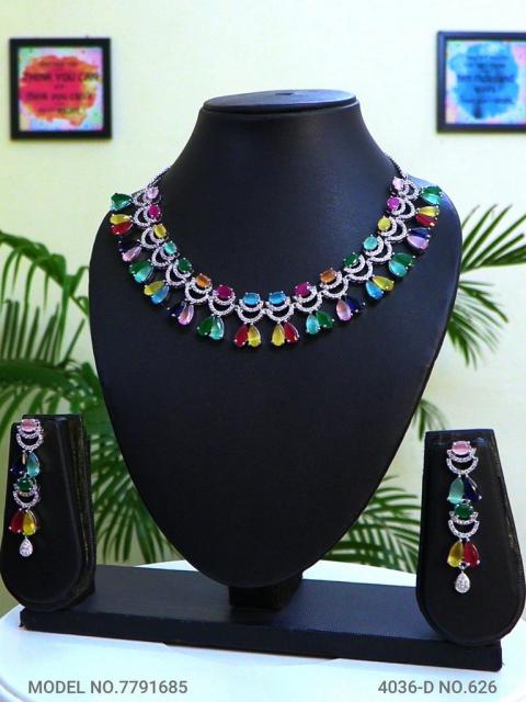 Traditional Necklaces in Trend