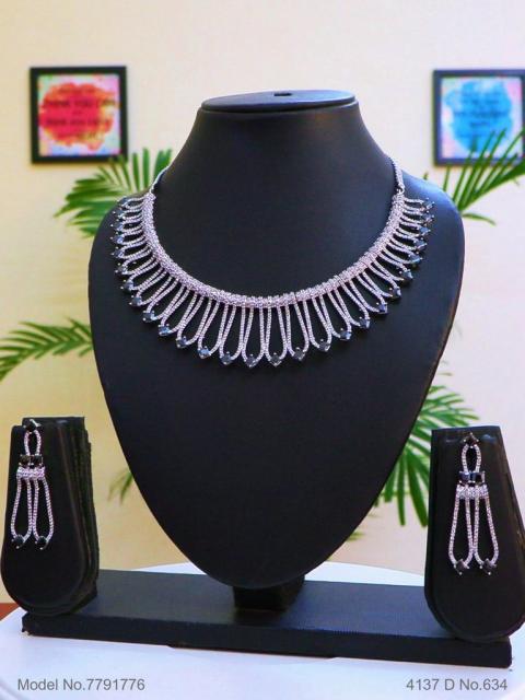 Statement Necklaces in Trend