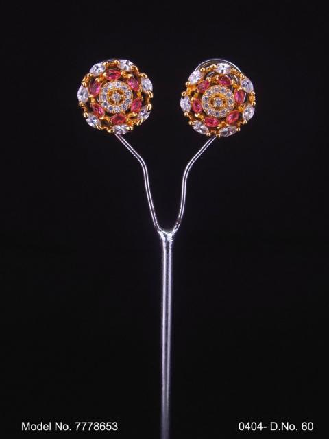 Daily wear diamond studs at wholesale price