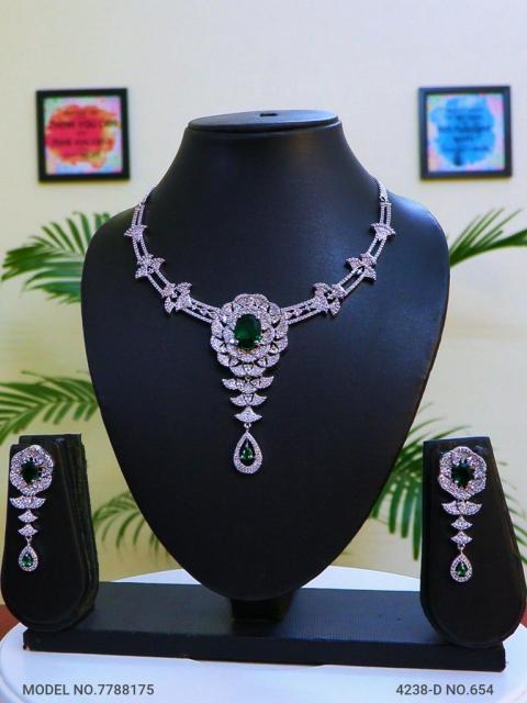 Statement American Diamond Set