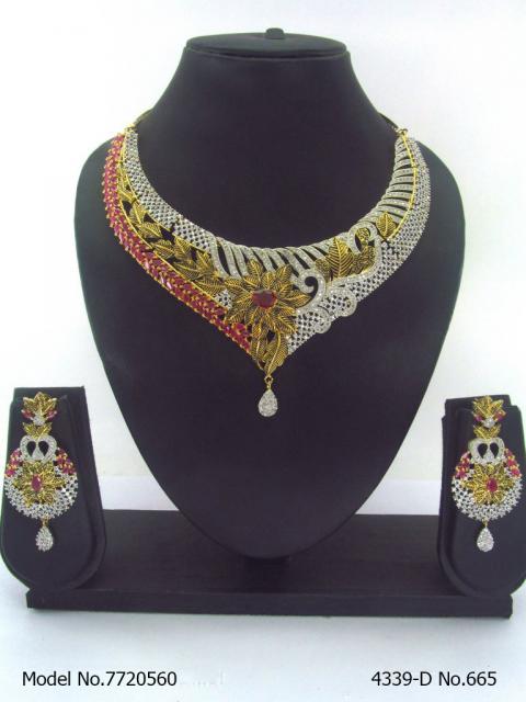 Traditional Necklaces in Trend