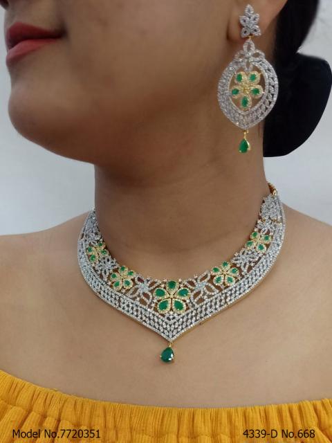 Necklace Designed by Passionate Craftsmen !