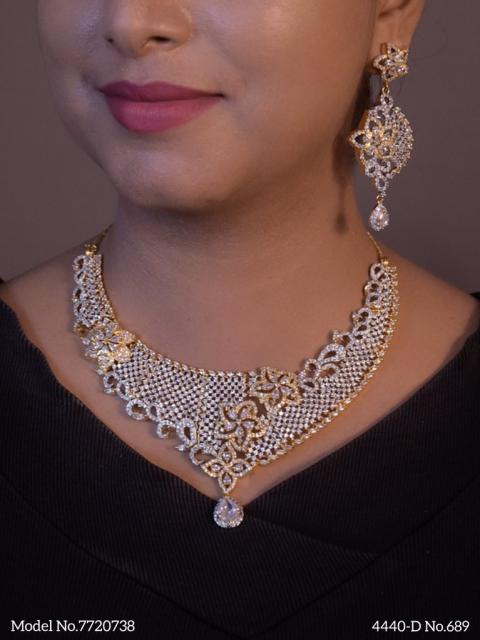 Traditional Zirconia Jewelry Set for Classy Women