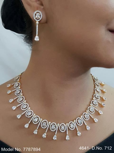 Traditional Zirconia Jewelry Set for Classy Women