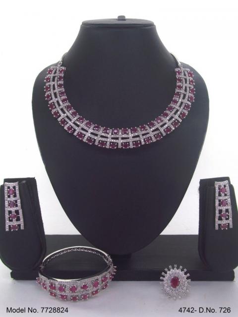 The best Gift for a Woman ! Jewelry