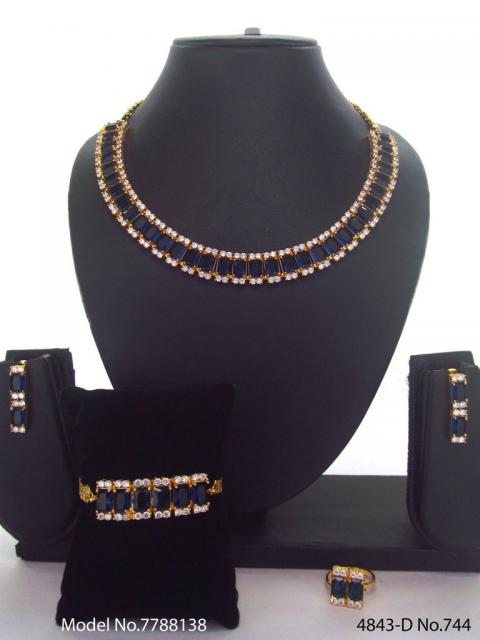 Western Necklace set