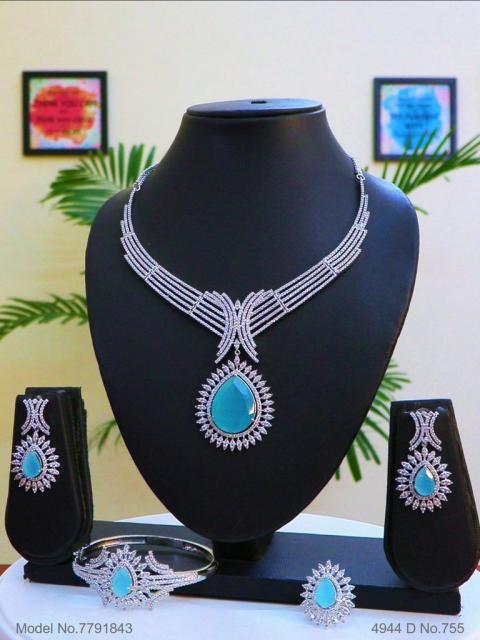 Traditional Zirconia Jewelry Set for Classy Women