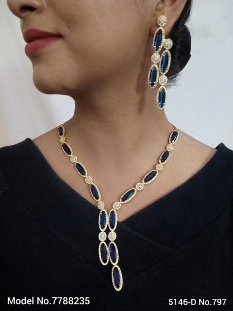 Traditional Necklaces in Trend