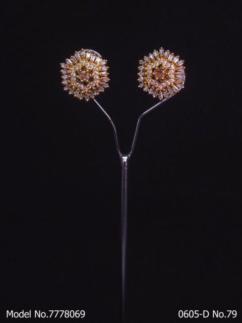 Daily wear diamond studs at wholesale price