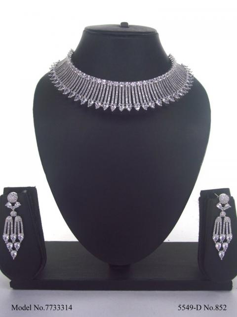 Necklace Set with Classic earrings