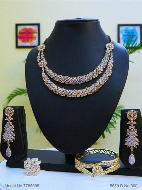 Necklace Designed by Passionate Craftsmen !