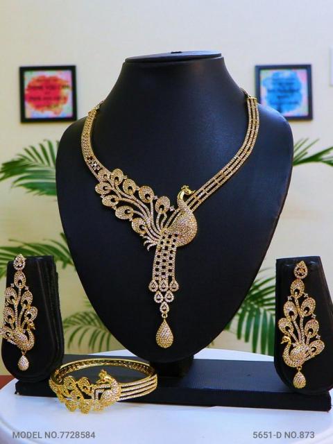 Necklace Designed by Passionate Craftsmen !
